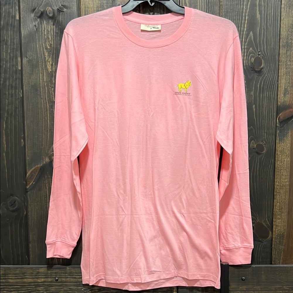 NWT Simply Southern Tee M Tracker Lion Pink Candy Long Sleeve‎ Conserve Protect